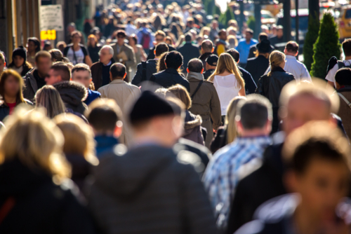 Heavy crowd walking through new york city